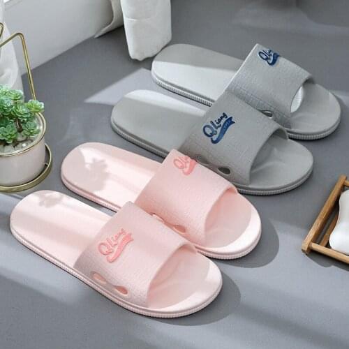 2021 New Slippers Summer Slides Home Indoor Non-Slip Sandals Soft Bottom Shoes Bathroom Couple Slippers Women Flat Flip Flops