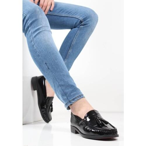 MAY LOAFER FRINGED JAPANNED LEATHER SHOES