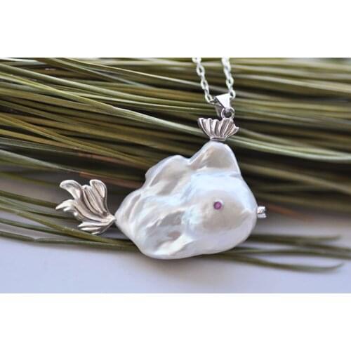 P7649 18" 38mm White Baroque Pearl Cute Fish Pendant 925SS