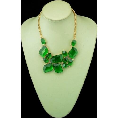 Lovely Sweet Resin Gem Golden Metal Choker Bib Necklace Fashion Multi Green Stone Crystal Chunky Womens Choker Necklace Collar
