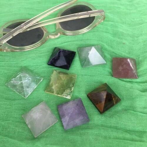 8pcs drop shipping Natural different stone Crystal gemstone pyramid meditation reiki healing chakra crystal pyramid wholesale