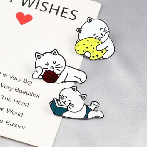 Relax Reading Sleeping Cat Brooches Enjoy Comfortable Kitty Enamel Pin Metal Button Badge Clothes Lapel Pins Jewelry Gifts Kids