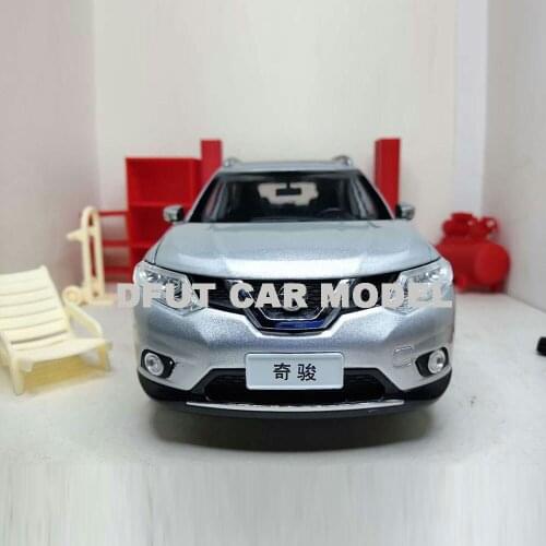 Diecast 1:18 X TRAIL Model Diecast Metal Alloy Car Model Toy Gift For Collection With Free Shipping
