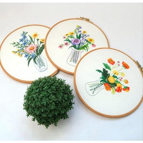 2020 DIY embroidery European vase flower bouquet cloth art three-dimensional ribbon .Give embroidery and small gifts