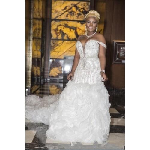 Noble Off the Shoulder Plus Size Wedding Dress Organza Ruffles Court Train Bride Wedding Ves tidos De Novia With Beaded