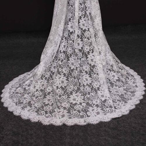 Beautiful Flower Lace Wedding Veil with Comb Romantic One Layer Lace Bridal Veil Ivory Color Bride Veil Wedding Accessories