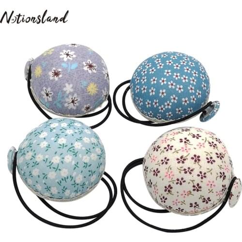 Random 1pc Wrist Strap Pin Cushions Soft Polyester Fabric for Cross Stitch Sewing Safety Pincushions for Sewing Accessories