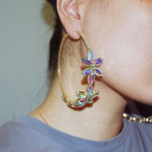 New Shiny Rhinestone Flowers Hoop Earrings for Women Fashion Jewelry Geogous Holiday Party Statement Earrings Accessories