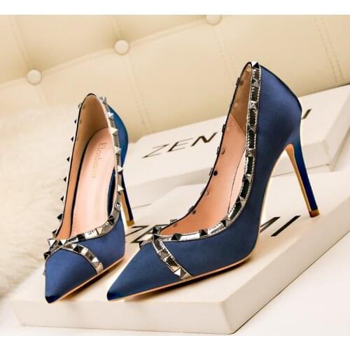High Quality Pumps Thin Heels Shoes Wedding Party Womens Ladies Fashion Rivet Satin ladys Heel Pointed Toe Thin High Heel Shoe