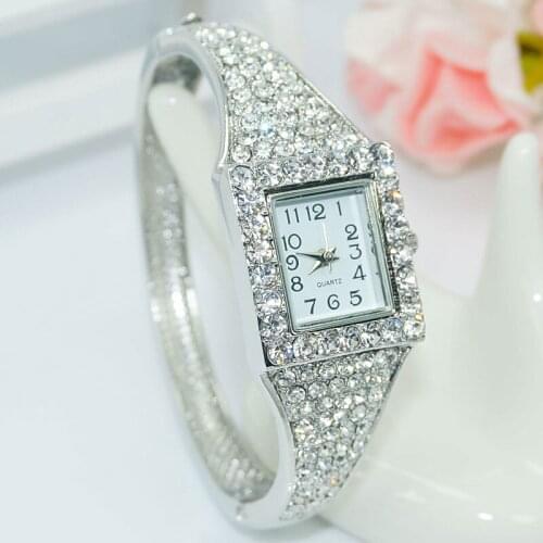 Hot Sale Famous Brand Bling Watch Women Luxury Crystal Watch Square Silver Shinning Full Diomand Rhinestone Bangle Bracelet