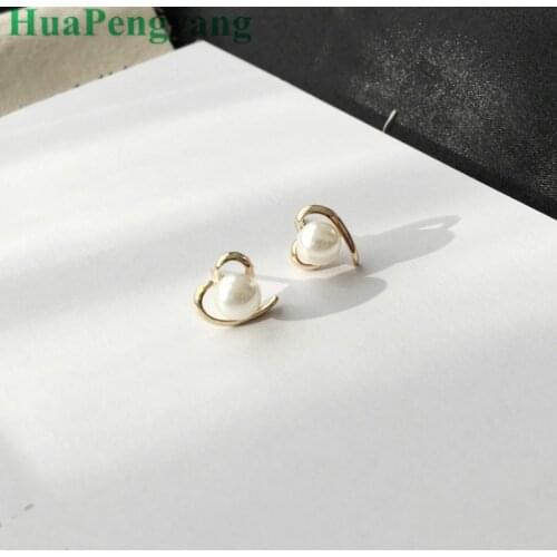 New Korean Version Of The Fashion Peach Heart Love Pearl Earrings Simple Smooth Fine Earrings Decorated Female Wholesale Free Sh