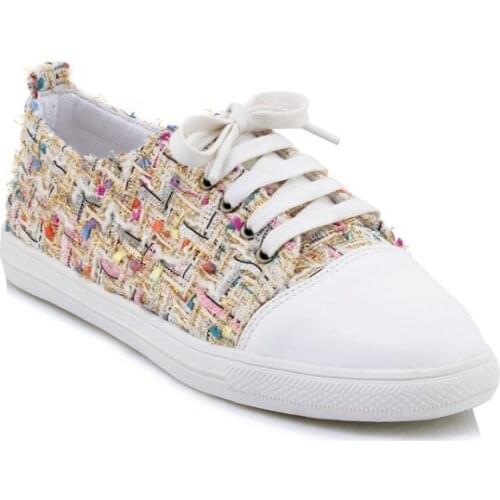 In the spring of 2018 the new leisure super small size 29-45 round head with lace-up shoes 18114 students