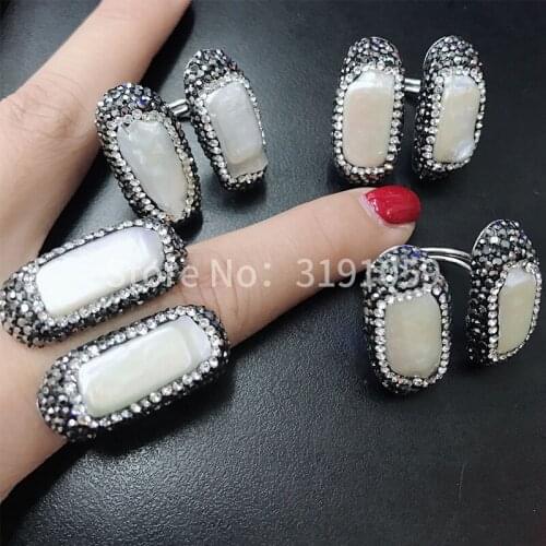 Exquisite fashion exaggerated pearl ring ladies hand inlaid with vintage style open ring can be adjusted