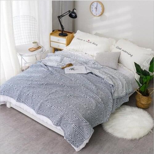 200*230cm 100% Cotton Three Layers Cozy Lightweight Muslin Cotton Throw Blanket for Sofa Summer Bedding Coverlet for Kids Adult