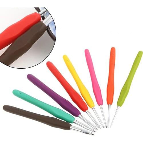 1PCS Crochet Hook Ergonomic Handles Comfortable Grips Crochet Needles Yarn Weave Knitting Needles Random Color Wool Needle
