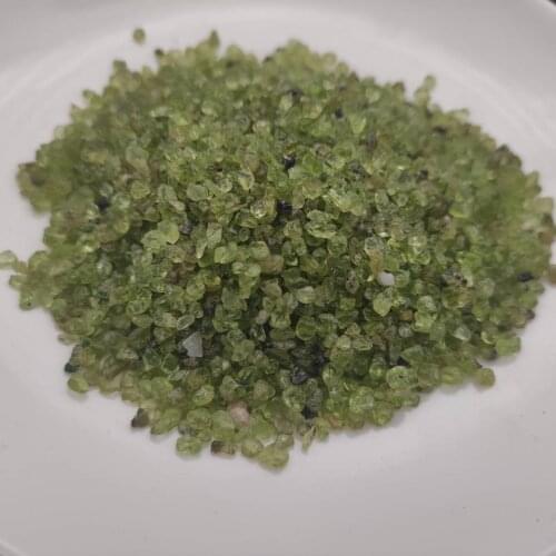 100g Peridot Chips Beads Olivine Quartz Crystal Stone Rock Chips Lucky Healing natural stones and minerals for home fish tank