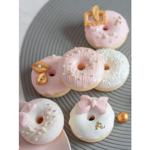 Donut Simulation Food Shooting Props Gold Powder Wedding Fake Cake Bread Toy Model Window Decoration