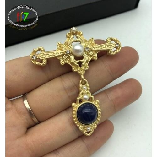 F.J4Z New Vintage Luxurious Brooches Alloy Cross Royal Blue Faux Stone Charm Pins for Women Girl Gift Jewelry Accessories
