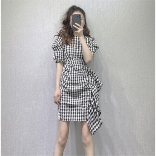 2021 New Fashion Simple Elegant Puff Sleeve Pleated Plaid Irregular Dress Women 's