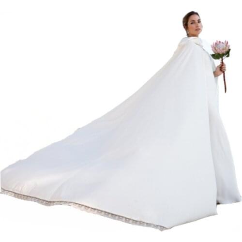 Winter Hooded Bridal Warm Long Wedding Cloaks Lace Edge Coat Capes Wicca Robe Jackets Christmas Hallowmas Accessories Bolero