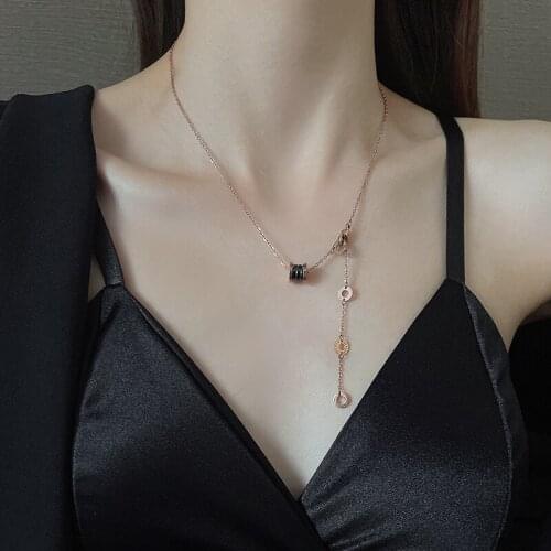 Fashion Titanium Steel Women Jewelry Roman Numerals Necklace Short Spring Black Ceramic Pendant Clavicle Love Necklace