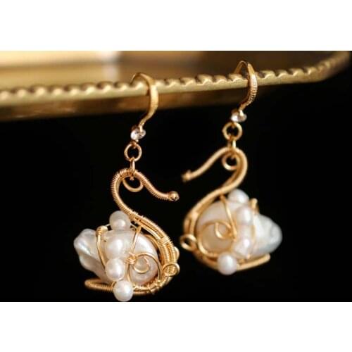 DAIMI 2019 Baroque Pearl Earrings Swan Super Fairy Short Hair Original Earrings For Girl