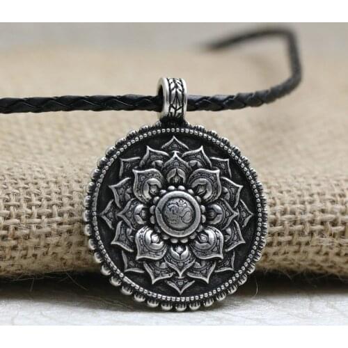 LANGHONG 1pcs Retro Tibet Spiritual Necklace Tibet Mandala pendant Necklace geometry amulet Religious jewelry
