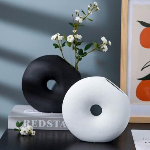 Creative Black White Donut Vases Ceramic Decorative Flower Vase Circular Round Shape Tabletop Flowerpot Handmade Art Vase Filler