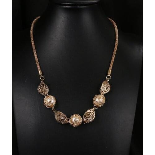 Emmaya Trendy Women Statement Pearl Leaf Pendants Necklaces Fashion Dress-Up Long Chain Charming Jewelry Gift Party Wedding