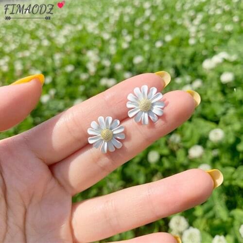FIMAODZ White Daisy Flower Earrings for Women Girl Charm Boho Fashion Stud Earring Sunflower Jewelry Party Gift High Quality