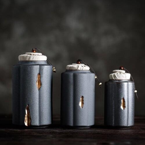Zen ceramic tea pot handmade retro stoneware sealed pot size tea house black tea Pu'er tea storage pot