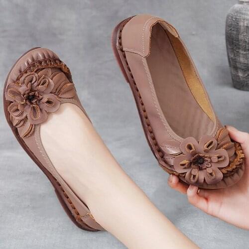 Hot sale 100% Genuine Leather Women flat shoes Oxford sole slip on Ethnic flower Loafers Female Moccasins womens cozy casual