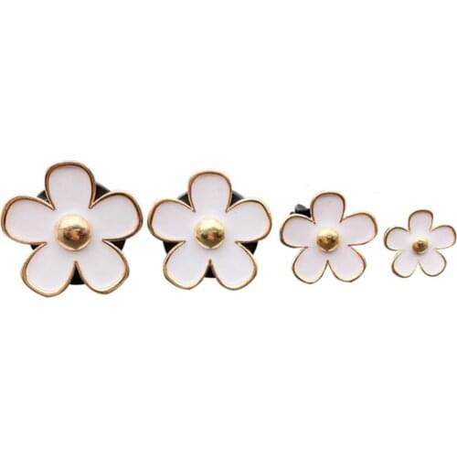 Small Daisy Air Freshener Fragrance Clip 4 Pcs Tuyere Decoration Alloy Car Outlet