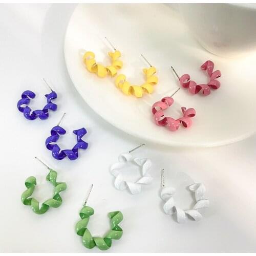 AOMU Fashion Sweet Green Pink Acrylic Resin Spiral Twisted C-Shaped Smooth Irregular Geometric Hoop Earrings for Women
