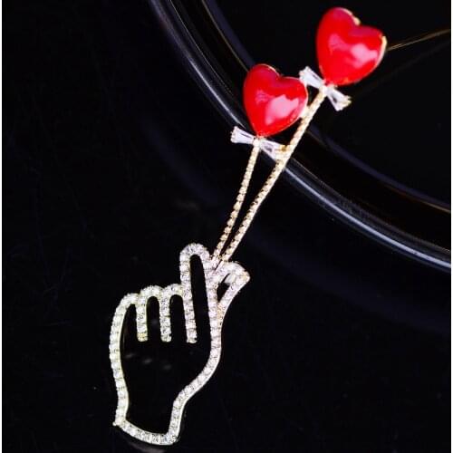 Korean Cute Hand Heart Brooch for Women Creative Fashion Red Enamel Pins Elegant Pin Clothing Jewelry broches para ropa mujer