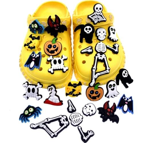 Wholesale 100PCS Halloween Series Party Gifts Shoes Charms Shoe Decoration Skull Bat Cartoon Accessories For Croc DIY