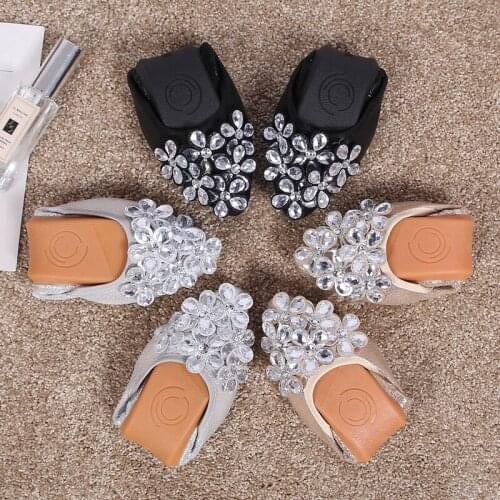 Spring And Autumn New Shallow Mouth Pointed Toe Office Professional Womens Shoes Refined Rhinestone Flowers Flat Home Shoes