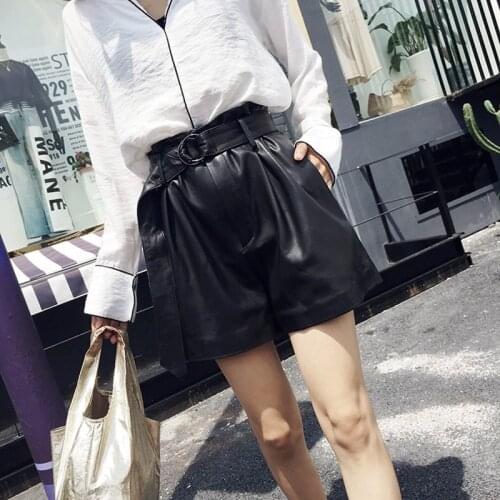 WomenS Shorts Natural Sheepskin Genuine Leather 2020 Fashion Female Short Design A Real Slim Hip Black H73