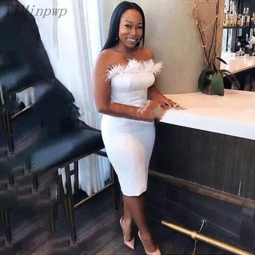YiMinpwp White Cocktail Dresses Strapless Knee Length Feather Short Sheath Prom Party Gowns vestidos de cóctel