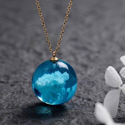 2021 Design Transparent Resin Round Ball Pendant Necklace for Women Girls Sky Blue Cloud Spheres Necklace Fashion Jewelry Gifts