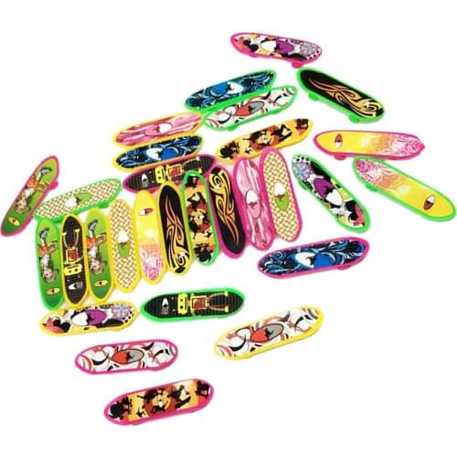 20 Pieces 1/12 Dollhouse Miniature Skateboard Toy Mini Fingerboards Toy Kids Pretend Play Toys Random Color Scooter Toy