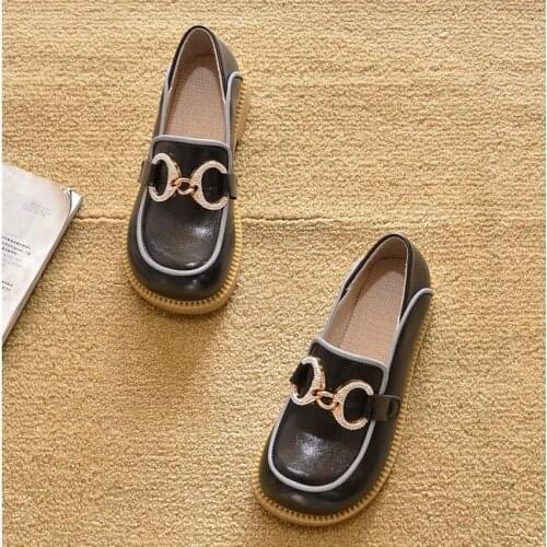 2021 new spring and autumn female designer leather shoes PU thick-soled round toe chain decoration high-quality womens shoes