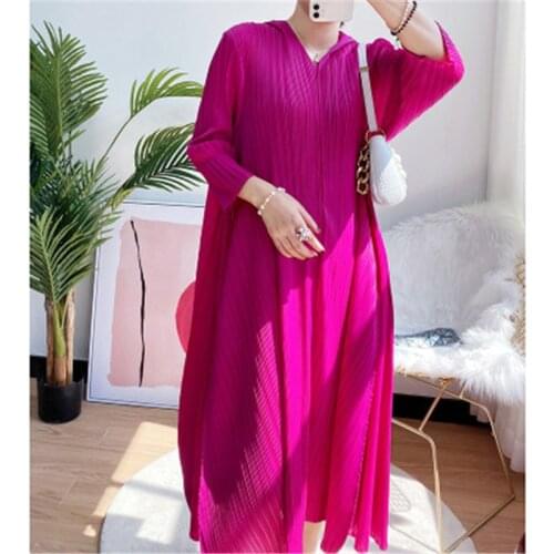 Miyake folds 2021 new fashion loose large size casual dress fat mm100 kg can be worn thin and cover the meat in the long dress