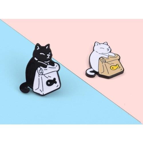 Cartoon Cute Animal Cat Enamel Brooch Black White Kitten Eat Fish Alloy Pins Badge Sweet Woman Jewelry Gift For Friends
