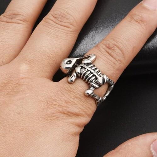 New Fashion Halloween Creative Rings Ornaments Vintage Punk Hiphop Style Skull Open Fingers Ring For Men Jewelry Accessory Gift