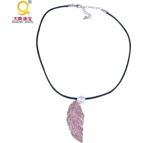 Fashion rhinestone feather with pearl pendant charm necklace genuine leather rope choker necklace