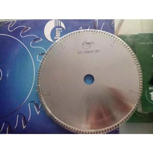 Original Taiwan moon solid wood cutting and cutting, multilayer board, plywood, MDF density plate saw blade