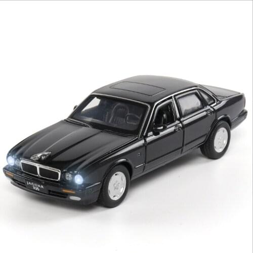 1: 32 Simulation Jaguar XJ6 Car Alloy Toy Car Model Ornaments Children Boy Birthday New Year Christmas Gift Black