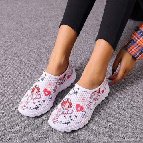 2021 New Cartoon Nurse Doctor Print Women Sneakers Slip on Light Mesh Shoes Summer Breathable Flats Shoes Zapatos Planos