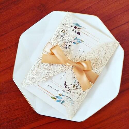 50x Cream Lace Flower Muslim Shiny Wedding Invitation Cards Customize Print Bridal Shower Invites with Gold Ribbon